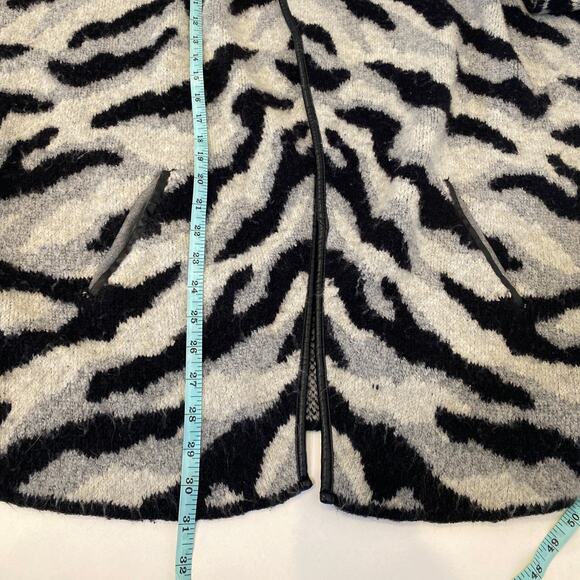 Lane Bryant Chunky Warm Animal Print Open Cardigan Black Gray Sz 22/24 - Picture 9 of 10